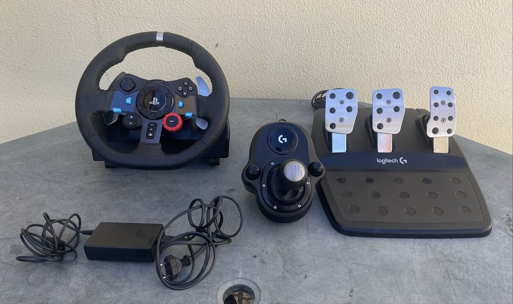 Logitech G29 + Shifter (PS5/PS4/PC)