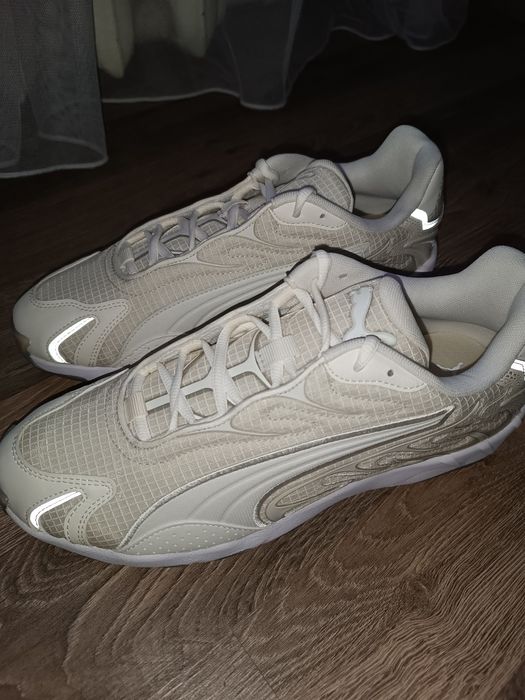 Кросівки Puma Inhale Essentials Sneakers