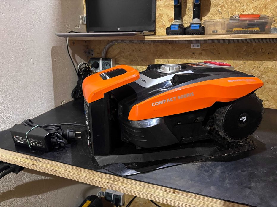Robot koszący Yard Force Compact 400 RiS 400m2 WiFi iRadar STAN BDB!