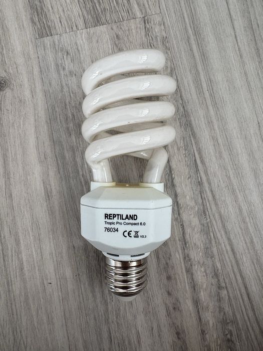 Żarowka UVB + ceramoczna oprawa do zarowki