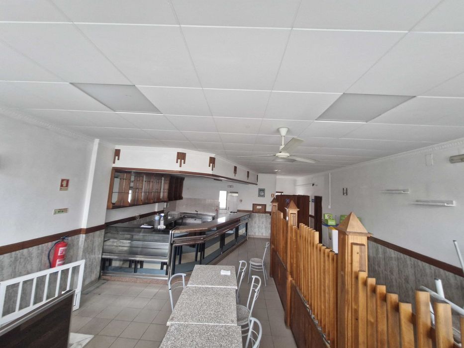 ARRENDA-SE Café Snack Bar