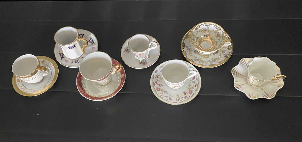 Conjunto de Chávenas de Café Antigas em Porcelana | Coleção