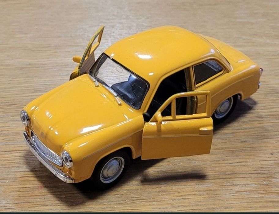 Model Syrena 105  1:36