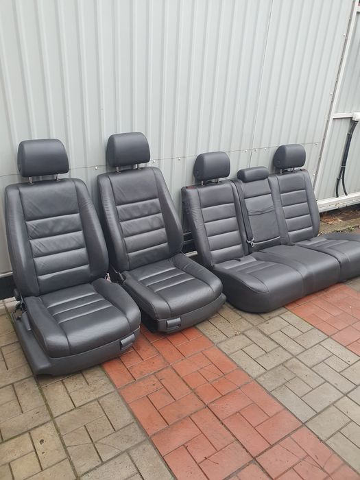 Гарні сидіння Volkswagen Touareg Caddy шкіра кожа синенья салон