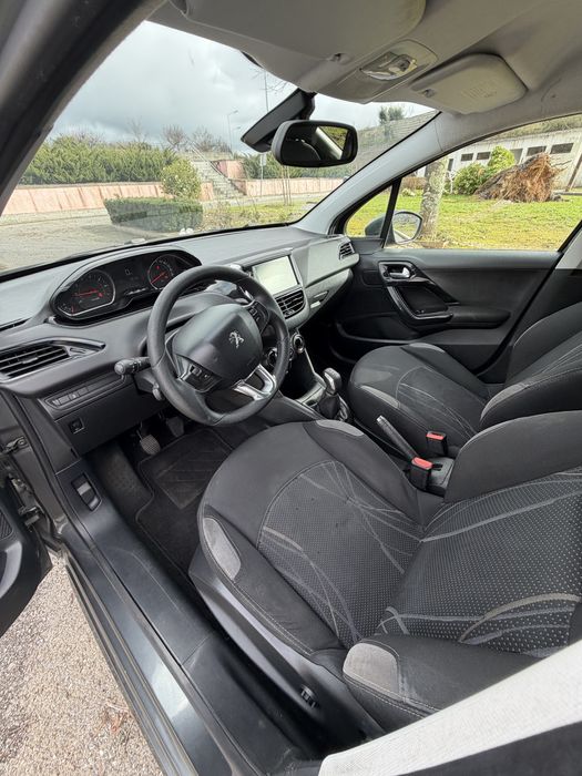 Peugeot 208 1.2 pureTech style