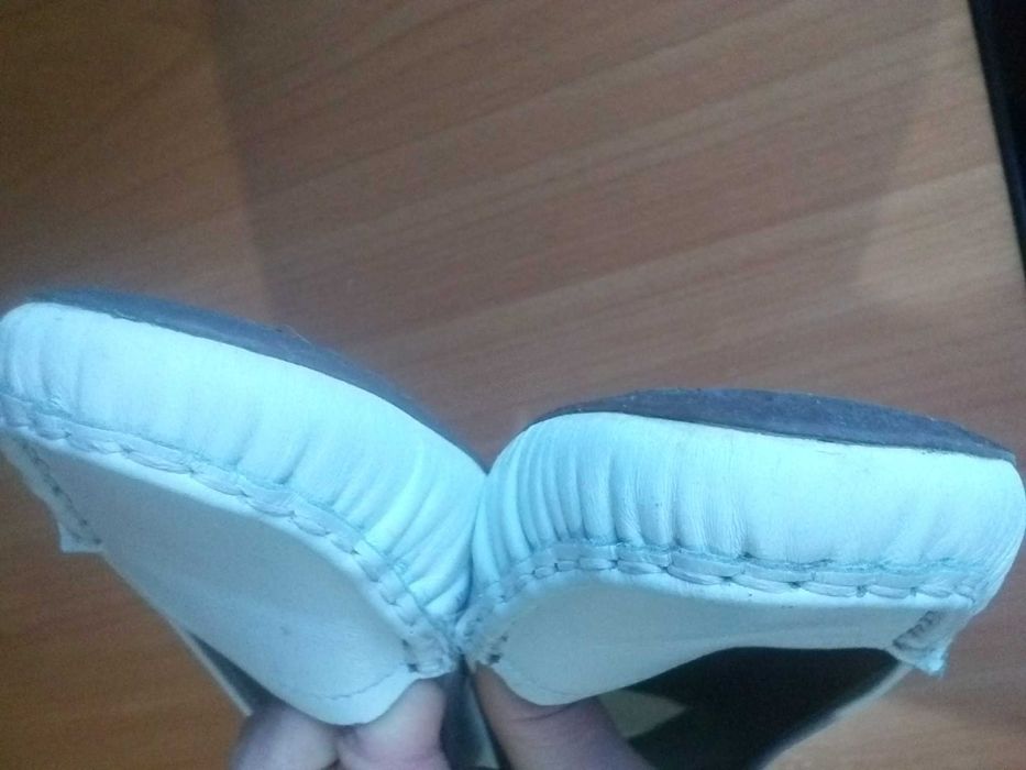 Продам   белые туфли/мокасины/лоферы Clarks