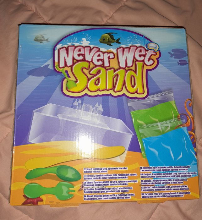 Niemoknący piasek do zabawy dla dzieci - "Never wet sand"