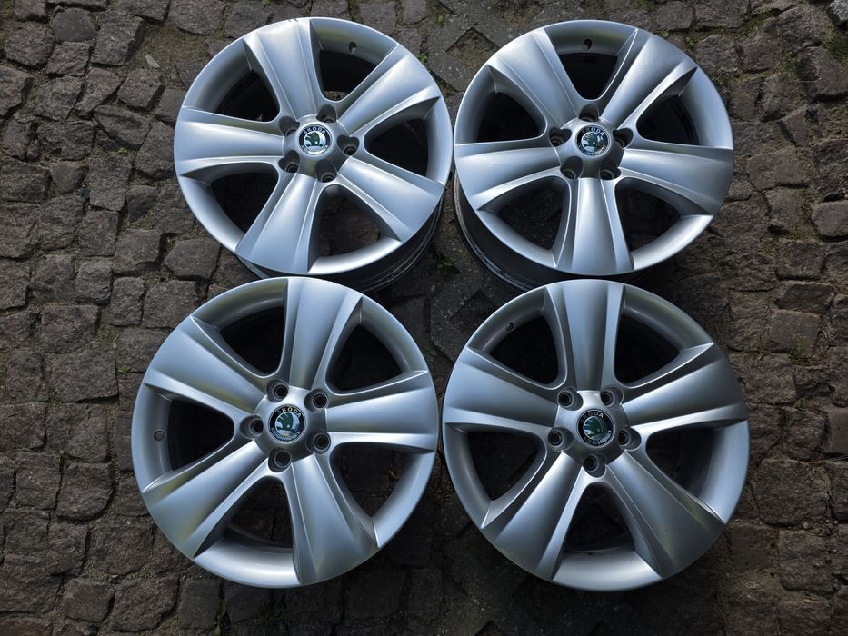 Oryginalne felgi aluminiowe SKODA YETI 17" 5x112 ET 45 Octavia Scout