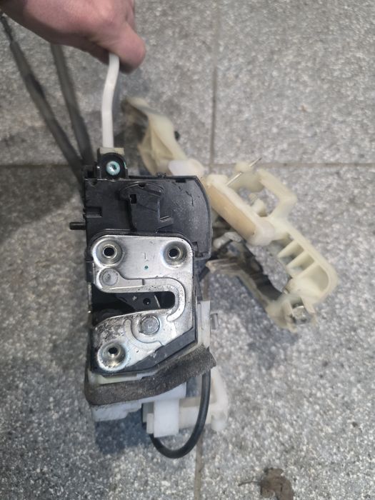 Hyundai ix35 zamek drzwi Tył lewy 7pin