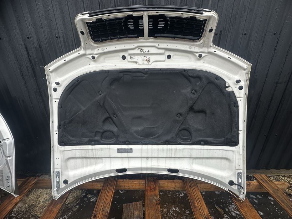 Капот Audi a4 b6 ауді а4 б6 решітка шумка