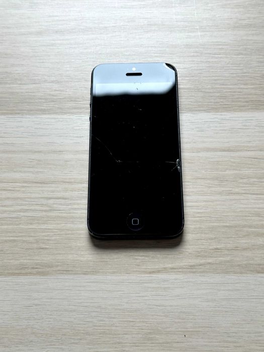 iPhone 5 – Blokada iCloud – Na części