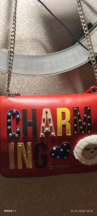 Сумка Love Moschino KJ0000 з декором Charming червона