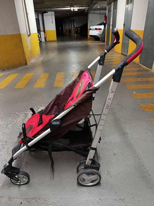 Carrinho de Passeio Chicco Liteway – Vermelho e Castanho (Bom Estado)