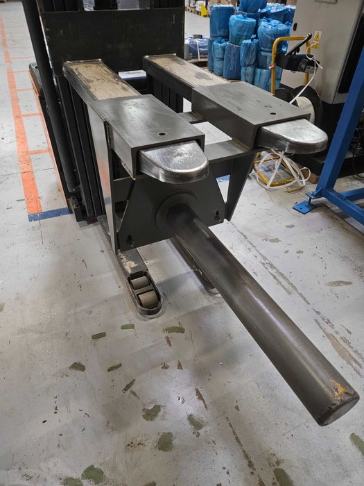 ostroga , trzpień bolec załadunkowy do wózka widłowego