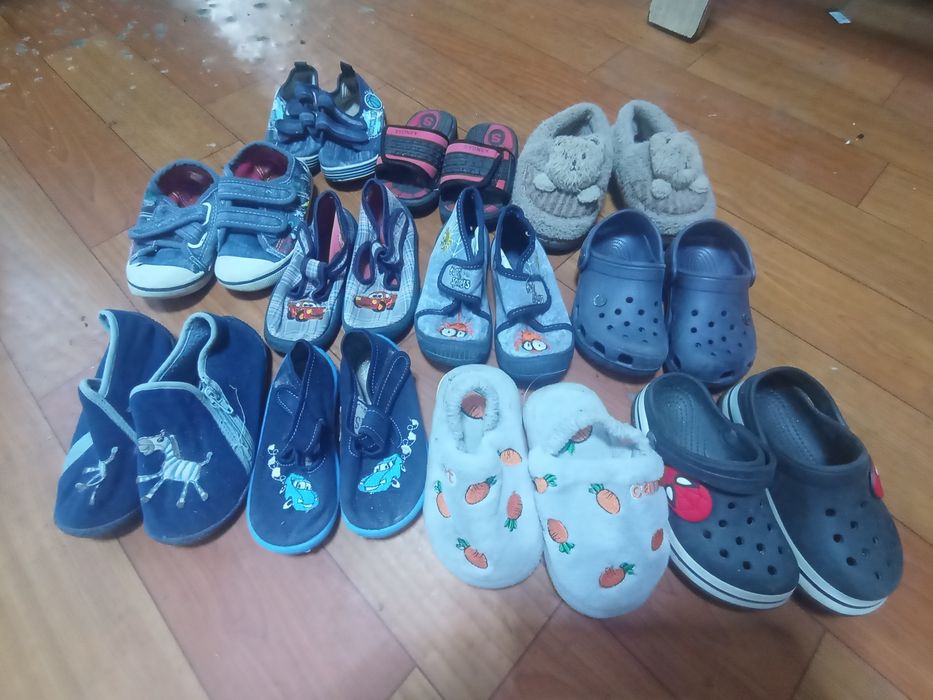 Продам дитячі тапочки в садок, крокси,