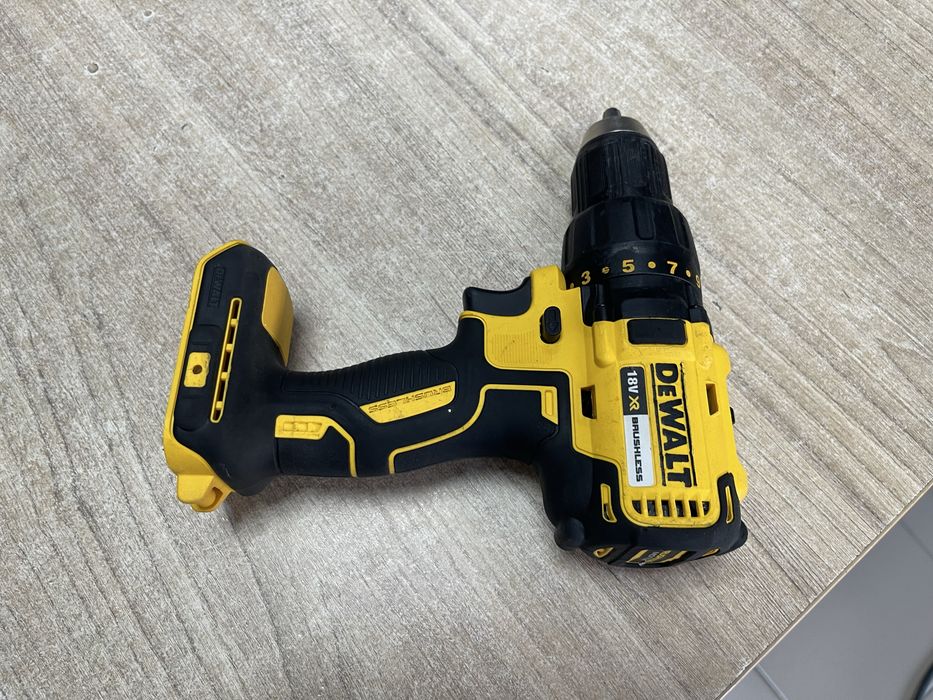 Dewalt DCD777 / безщітковий шурупокрут Девольт