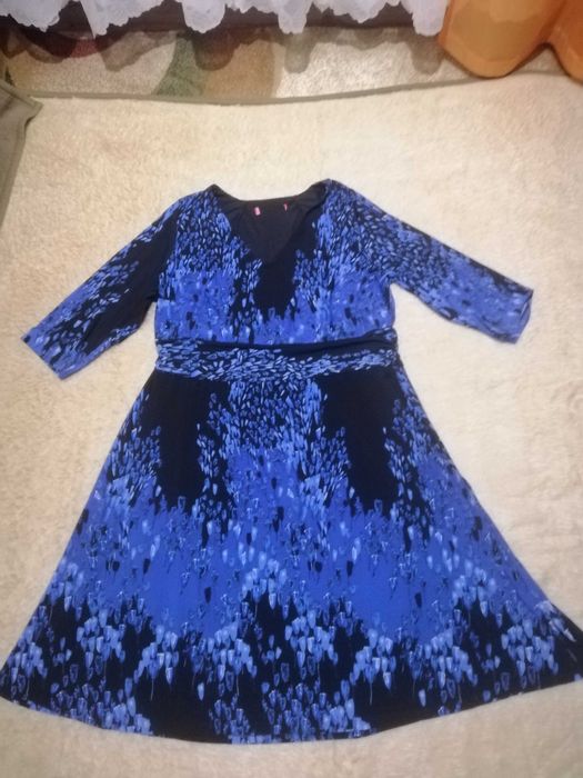 Шикарна   сукня  р. 56/58