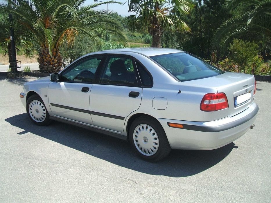 Viatura Volvo S40 1.8, 2001, 104 mil kms