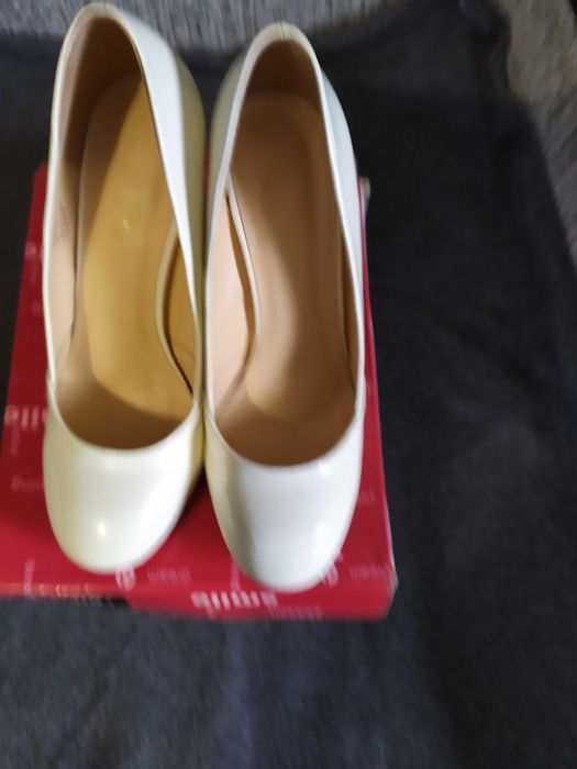 Продам туфлі р.37,5