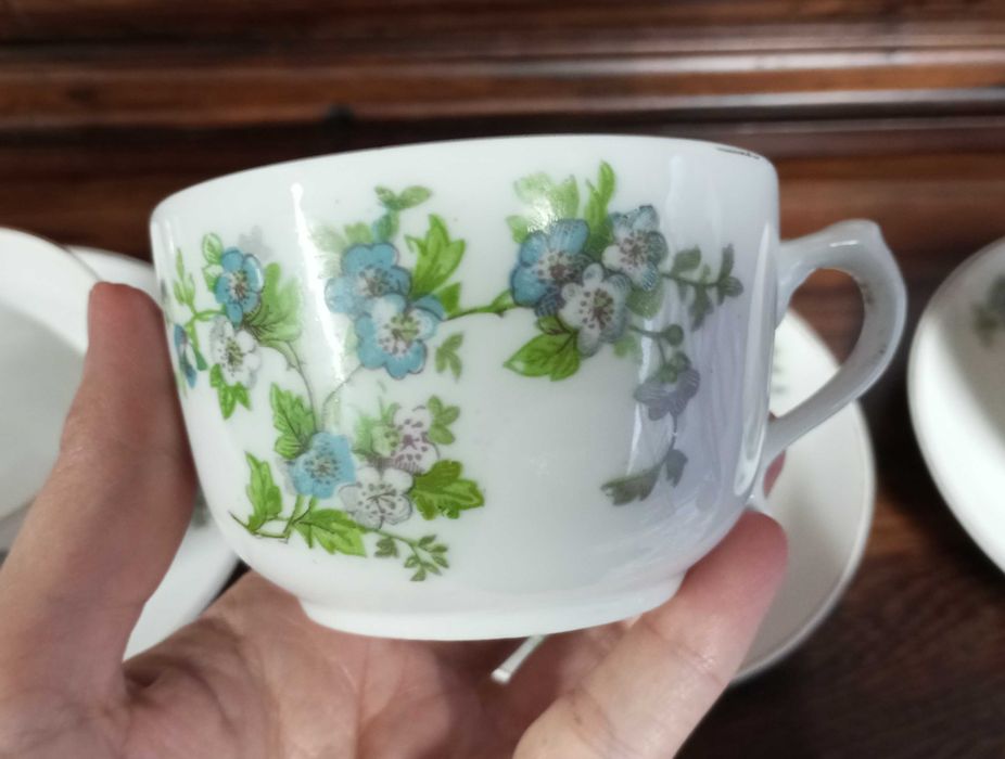 Antigo conjunto de 6 chávenas de chá com pires Vista Alegre