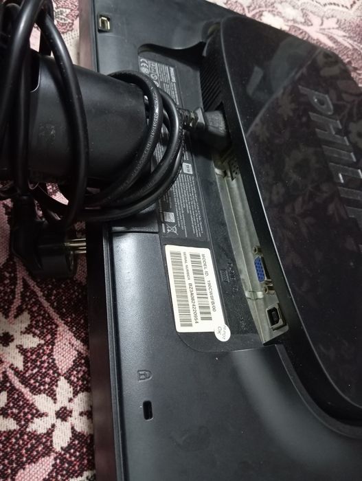 Монітор 19" Philips HWC8190T