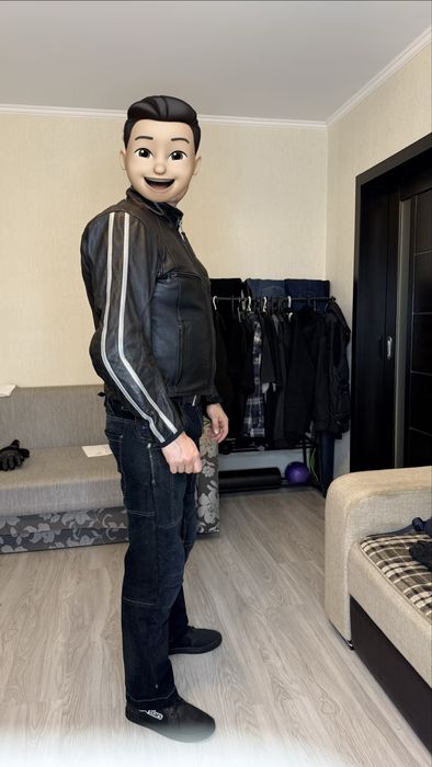 Мотокуртка 52..54, мотоджинси 33, мотоботи 28 см. На зріст 176 вагу 92