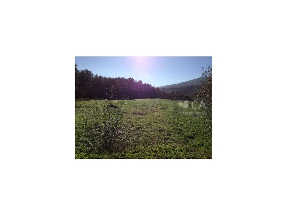 Prédio rústico proximo do aglomerado urbano da localidade de Mondim...