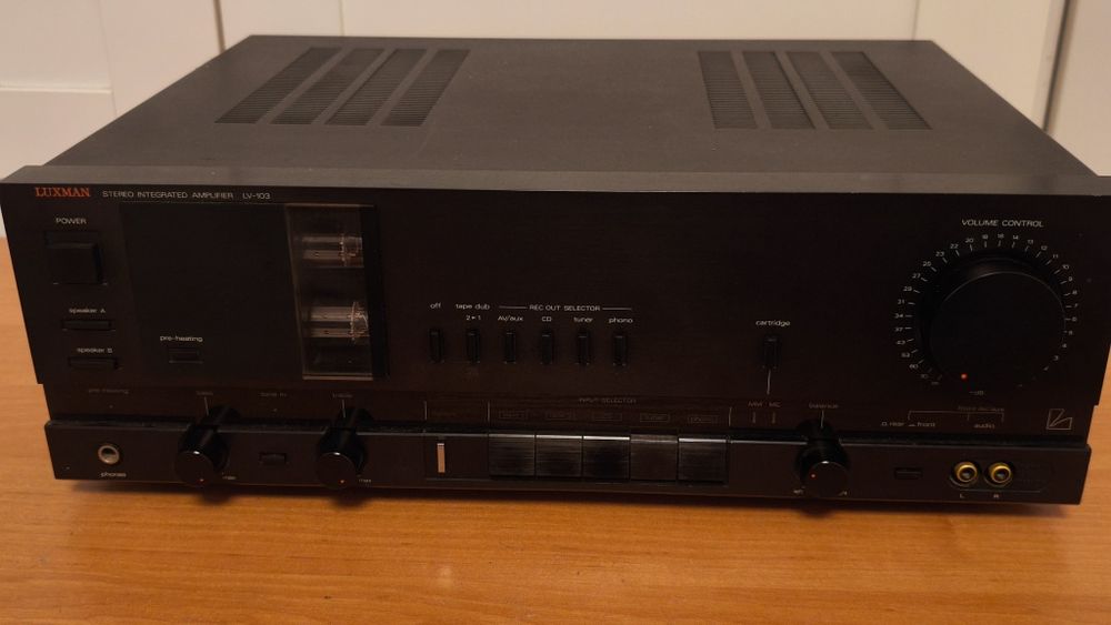 Luxman LV-103 гибридный усилитель,лампово-транзисторний.