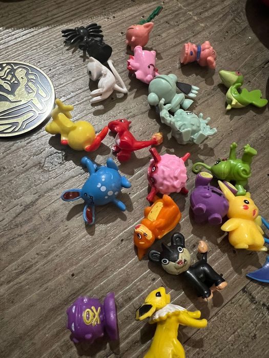 Zestaw kolekcjonerski- około 600! sztuk Karty Pokémon, albumy,pokeball