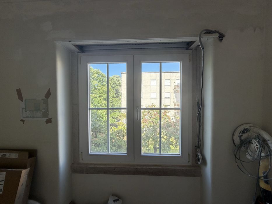 Janelas variadas - Alvalade
