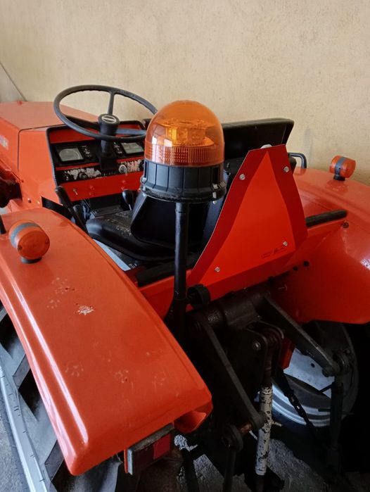 Trator hinomoto 25 cavalos direção assistida e caixa sincronizada