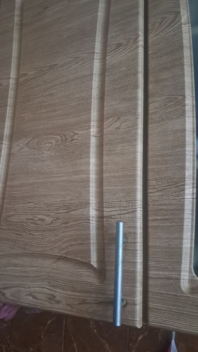 Продажться встроєнна кухня, з недодоліками.