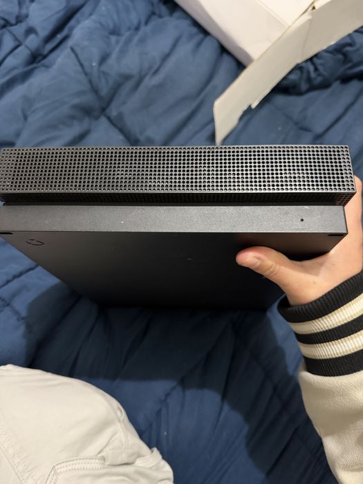 Vendo Xbox One X
