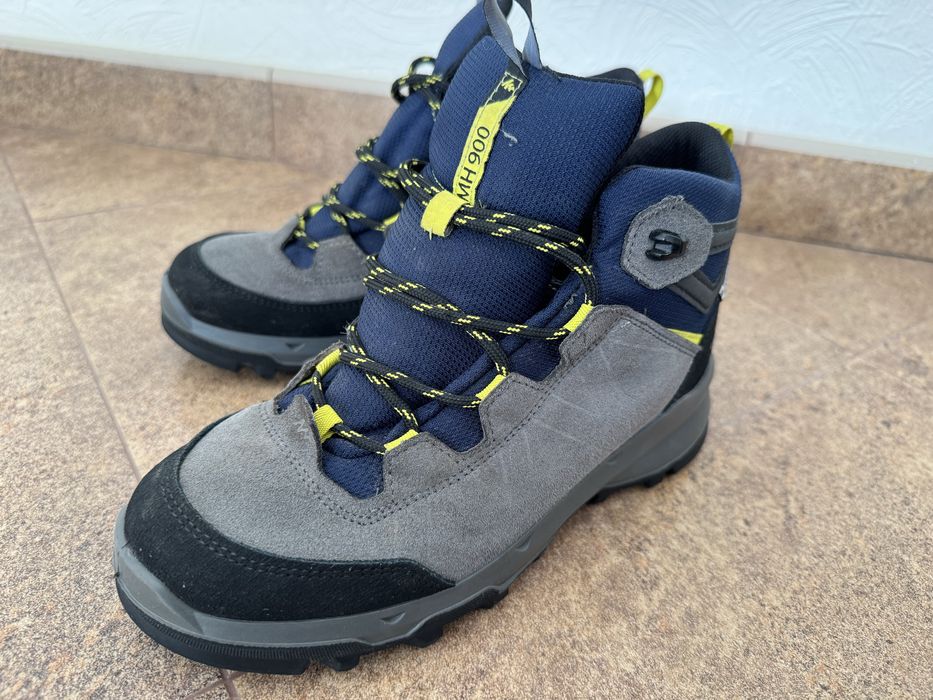 Фірмові черевики Quechua waterproof.