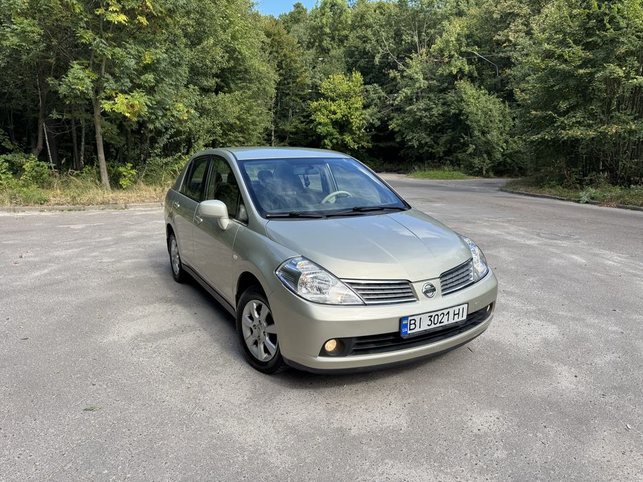Nissan Tiida 1.6 автомат