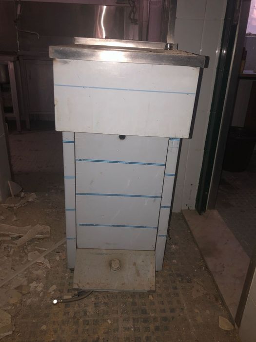 Lavatório em inox, novinho