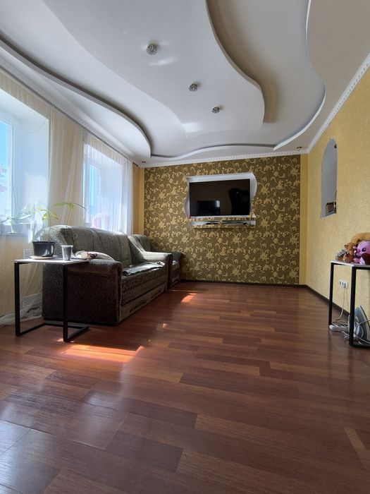 Продам добротний будинок на Броварі