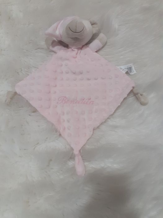 Conjunto bordado com o nome