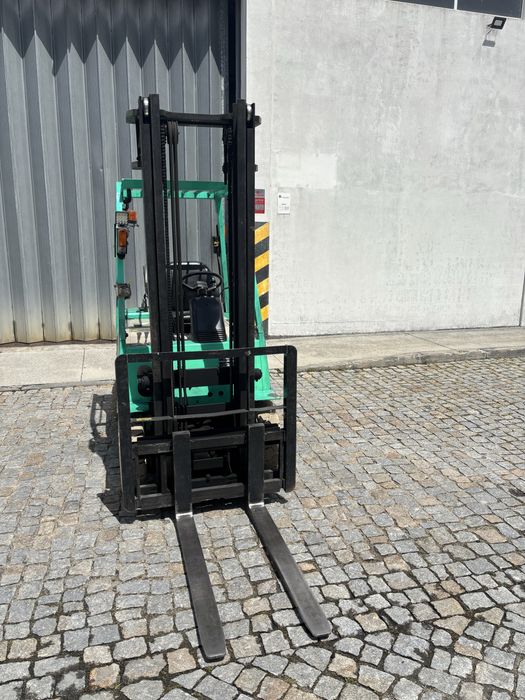 Empilhador Mitsubishi 1.8 Ton.  a GPL