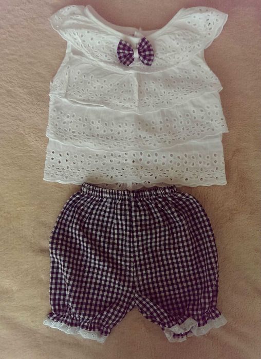 Продам очень миленький костюм 9-12 мес