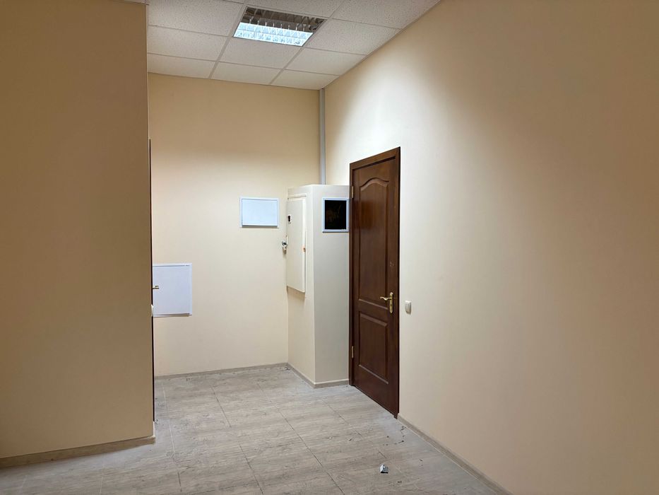 Продам комерційне приміщення 95 м². Горішні Плавні