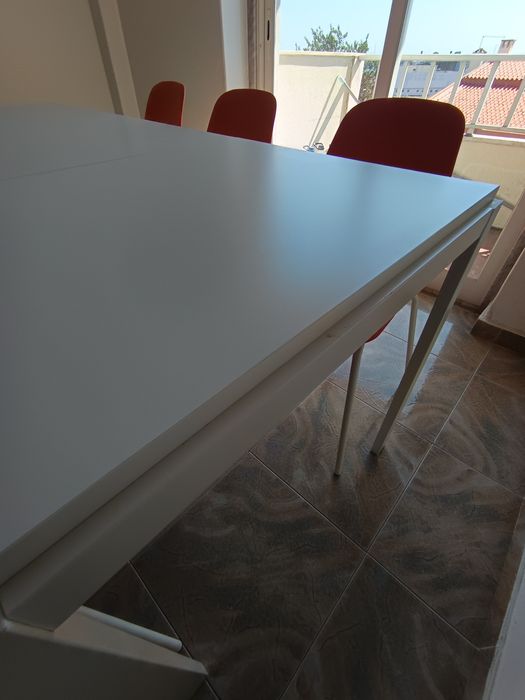 Mesa Extensível IKEA VANGSTA branca + 6 Cadeiras Laranja IKEA LEIFARNE