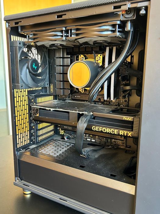 Desktop Gaming Ryzen 9 dos bons com 32GB de RAM