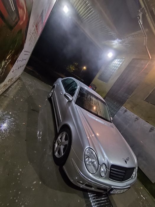 Mercedes benz w211