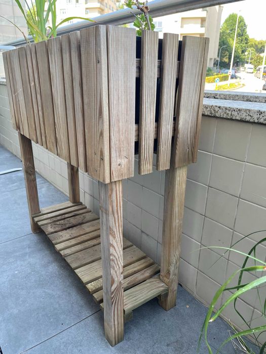 Caixa de plantio de jardim elevado em madeira - para ervas/flores