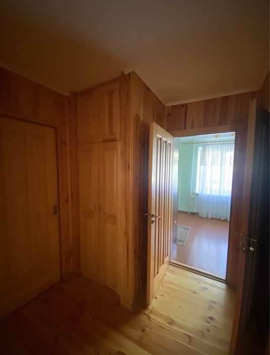 Вільна! Кімната Дівчатам/Жінкам 4500+світло Київська 16