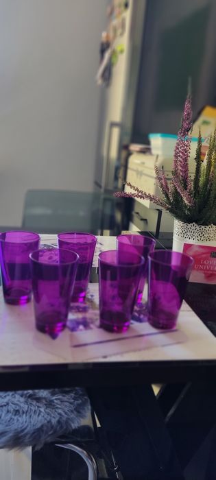 Szklanki fioletowe