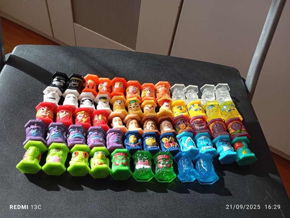 Lote de figuras abatons