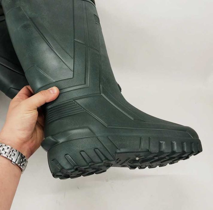 Высокие резиновые сапоги мужские утепленные со стяжкой зимние