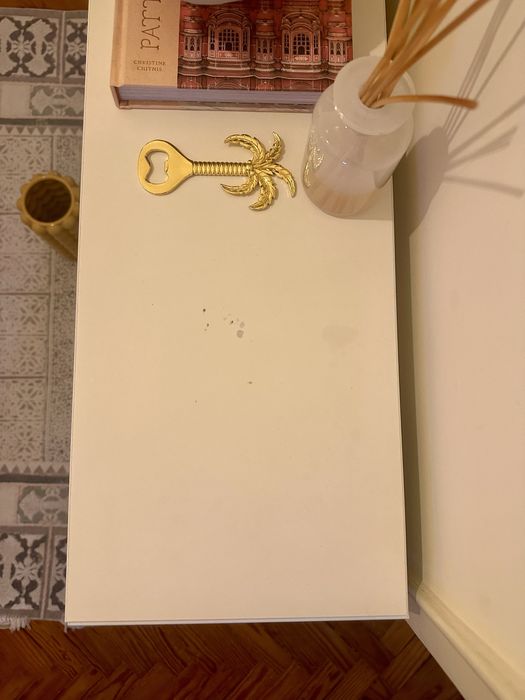 Armário EKET IKEA com pernas